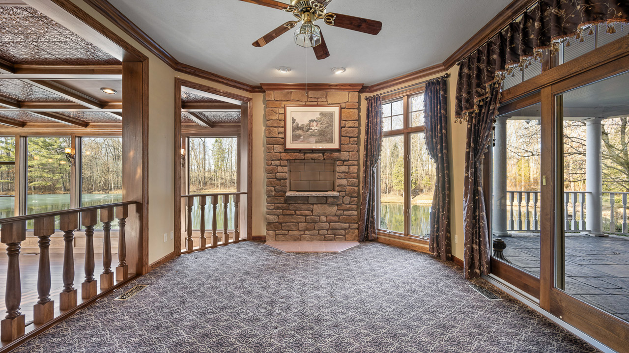 Stately Home & Scenic Lake - Auction